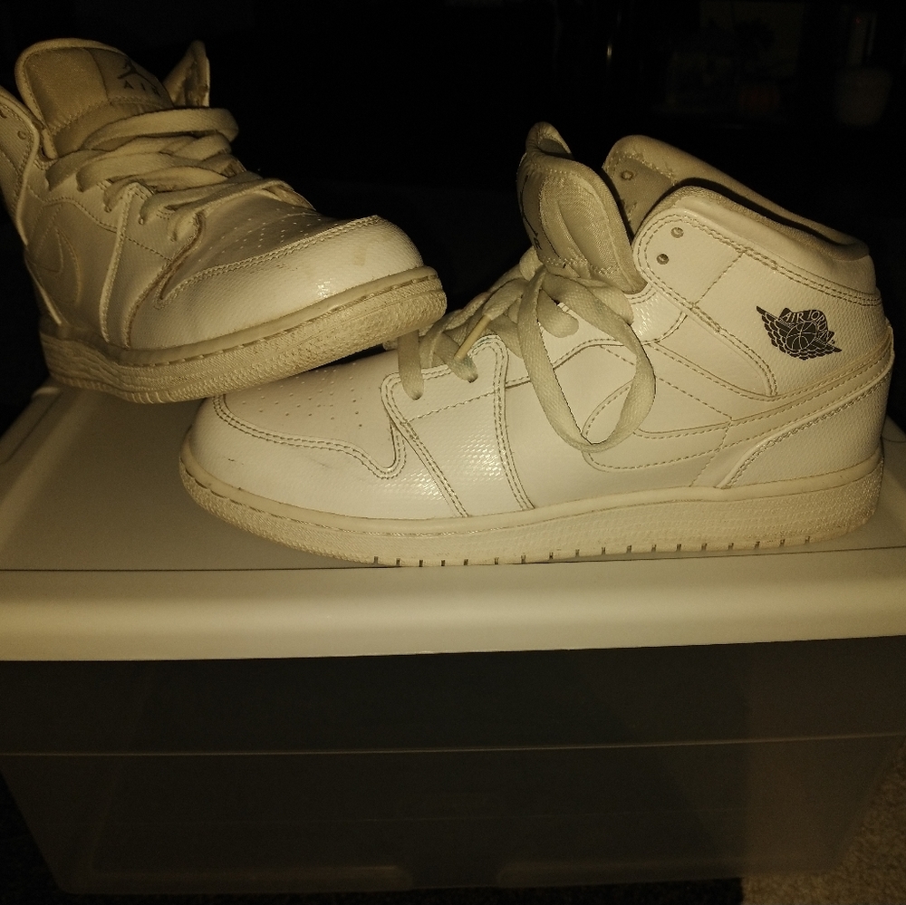 Sz 7 Air Jordans Men's / used